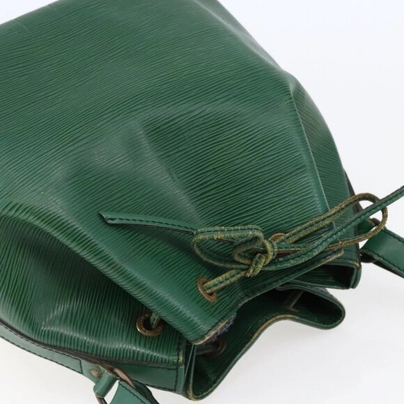 LOUIS VUITTON Epi Petit Noe Shoulder Bag Green M44104 LV Auth 144617 - Picture 7 of 16